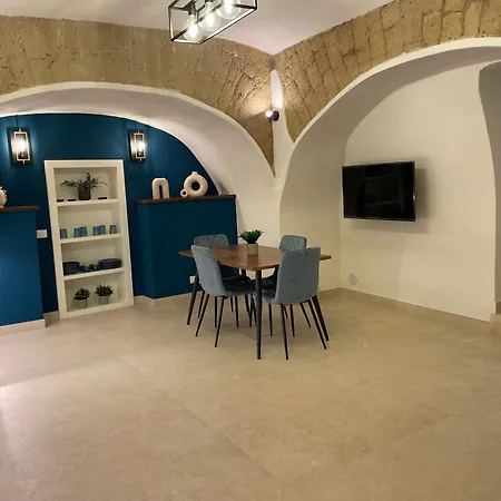 Domus Parthenope Deluxe * Неаполь